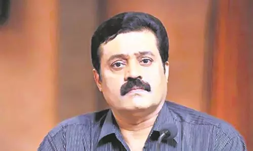 എസ്ഐയെ വിളിച്ചിറക്കി സല്യൂട്ടടിപ്പിച്ചു; സുരേഷ് ഗോപിക്കെതിരെ ഡിജിപിക്ക് പരാതി