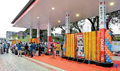 കെഎസ്ആർടിസി പമ്പിനെതിരെ ഹരജി നല്കിയയാള്ക്ക് 10,000 രൂപ പിഴയിട്ട് കോടതി കെഎസ്ആർടിസി പമ്പിനെതിരെ ഹരജി നല്കിയയാള്ക്ക് 10,000 രൂപ പിഴയിട്ട് കോടതി