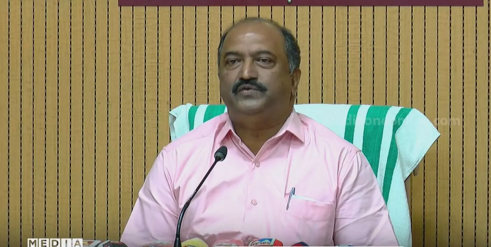 സിഎജി റിപ്പോർട്ടിനെക്കുറിച്ച് പുറത്തുവരുന്ന വാർത്തകൾ വിവാദം ലക്ഷ്യമിട്ടുള്ളതെന്ന് ധനമന്ത്രി സിഎജി റിപ്പോർട്ടിനെക്കുറിച്ച് പുറത്തുവരുന്ന വാർത്തകൾ വിവാദം ലക്ഷ്യമിട്ടുള്ളതെന്ന് ധനമന്ത്രി