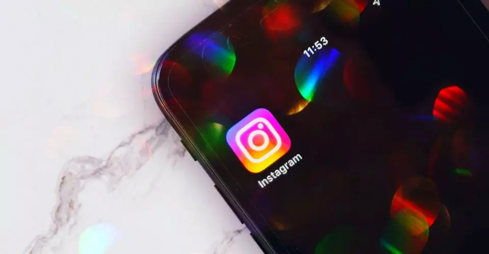 പെൺകുട്ടികളിലെ വിഷാദത്തിനും ആത്മഹത്യാപ്രവണതയ്ക്കും കാരണം ഇൻസ്റ്റഗ്രാമെന്ന് പഠനം