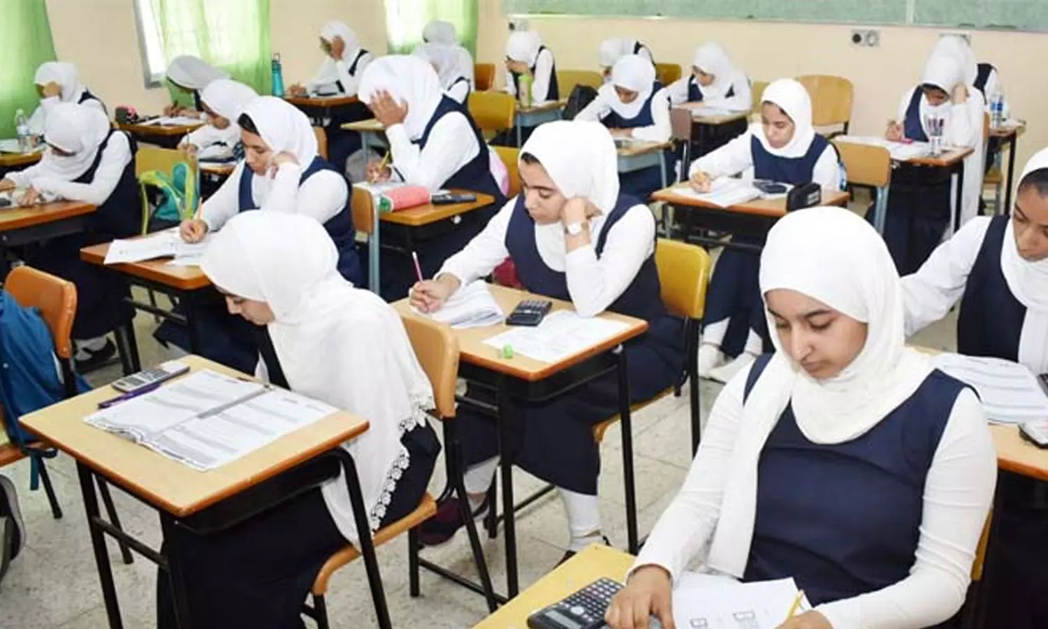 ഒമാനിലെ സ്വദേശി സ്കൂളുകളില് നാളെ മുതല് ക്ലാസുകള് ആരംഭിക്കും ഒമാനിലെ സ്വദേശി സ്കൂളുകളില് നാളെ മുതല് ക്ലാസുകള് ആരംഭിക്കും