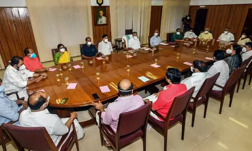 മന്ത്രിമാരെ പഠിപ്പിക്കാൻ ടൈംടേബിൾ റെഡി; അധ്യാപകരായെത്തുന്നത് മുൻ കാബിനറ്റ് സെക്രട്ടറി അടക്കം പ്രമുഖര് മന്ത്രിമാരെ പഠിപ്പിക്കാൻ ടൈംടേബിൾ റെഡി; അധ്യാപകരായെത്തുന്നത് മുൻ കാബിനറ്റ് സെക്രട്ടറി അടക്കം പ്രമുഖര്