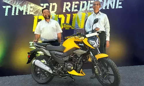 ബ്ലൂടൂത്ത്, റൈഡ് മോഡ്, 67 കിലോ മീറ്റർ ഇന്ധനക്ഷമത; വരവ് രാജകീയമാക്കി റൈഡർ 125