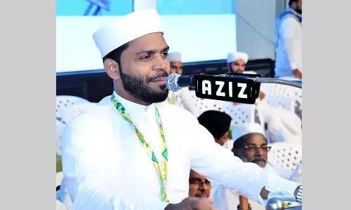 ആര്ക്കും വോട്ട് പതിച്ചുകൊടുക്കരുത്; എല്ലാവരോടും ഒരേ നിലപാട് സ്വീകരിക്കണമെന്ന് എസ്.കെ.എസ്.എസ്.എഫ് നേതാവ് ആര്ക്കും വോട്ട് പതിച്ചുകൊടുക്കരുത്; എല്ലാവരോടും ഒരേ നിലപാട് സ്വീകരിക്കണമെന്ന് എസ്.കെ.എസ്.എസ്.എഫ് നേതാവ്