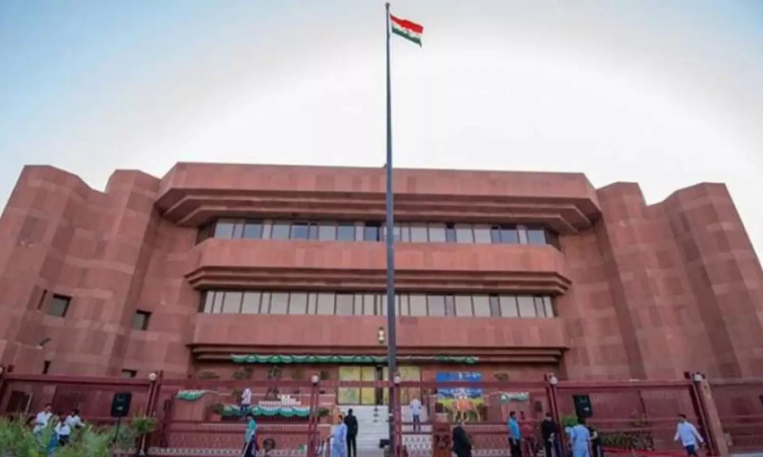 കുവൈത്തിലെ എംബസിയുടെ വളണ്ടിയര് കാര്ഡ് ചീട്ടുകളി കേന്ദ്രത്തില്; വ്യാജ കാര്ഡുകള്ക്കെതിരെ കടുത്ത നടപടിയുമായി എംബസി കുവൈത്തിലെ എംബസിയുടെ വളണ്ടിയര് കാര്ഡ് ചീട്ടുകളി കേന്ദ്രത്തില്; വ്യാജ കാര്ഡുകള്ക്കെതിരെ കടുത്ത നടപടിയുമായി എംബസി