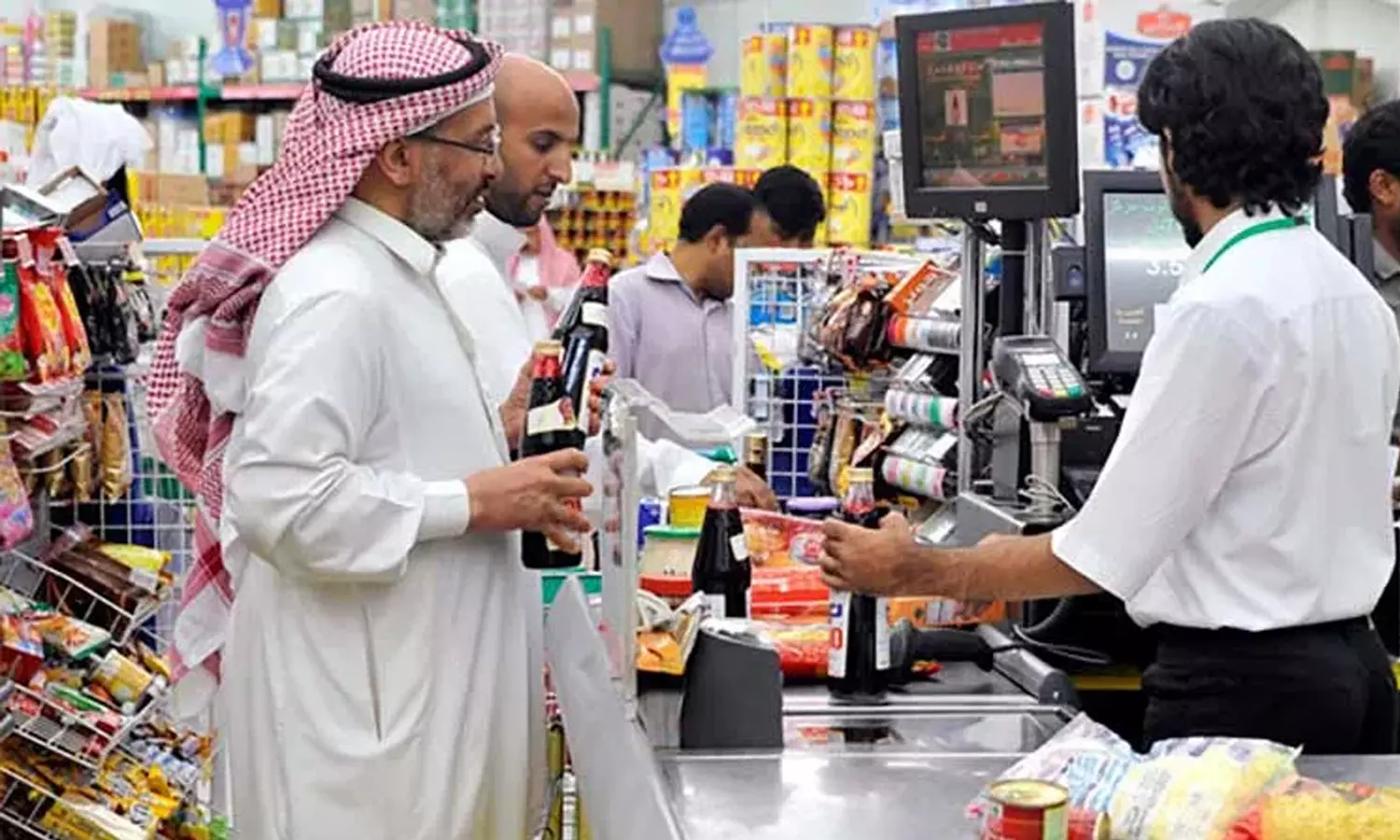 സൗദിയില് ഓഫറിന്റെ പേരിലുള്ള തട്ടിപ്പ് ഇനി വേണ്ട; ഓഫര് പ്രഖ്യാപിക്കും മുമ്പ് വാണിജ്യ മന്ത്രാലയത്തില് അറിയിക്കണം സൗദിയില് ഓഫറിന്റെ പേരിലുള്ള തട്ടിപ്പ് ഇനി വേണ്ട; ഓഫര് പ്രഖ്യാപിക്കും മുമ്പ് വാണിജ്യ മന്ത്രാലയത്തില് അറിയിക്കണം