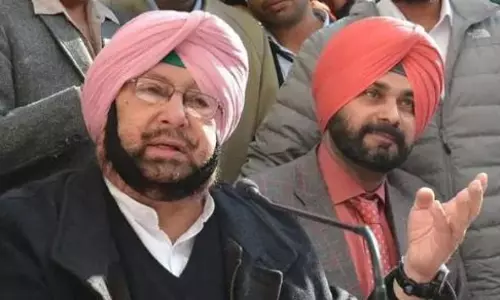 സിദ്ദു രാജ്യസുരക്ഷയ്ക്ക് ഭീഷണിയെന്ന് അമരീന്ദര്; പുതിയ മുഖ്യമന്ത്രിയെ തീരുമാനിക്കാന് ഹൈക്കമാന്ഡ് ചര്ച്ച തുടങ്ങി സിദ്ദു രാജ്യസുരക്ഷയ്ക്ക് ഭീഷണിയെന്ന് അമരീന്ദര്; പുതിയ മുഖ്യമന്ത്രിയെ തീരുമാനിക്കാന് ഹൈക്കമാന്ഡ് ചര്ച്ച തുടങ്ങി