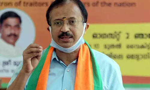 ഫാ. റോയ് കണ്ണൻചിറയുടെ പ്രസ്താവന കണ്ടില്ല, തെളിവുണ്ടെങ്കിൽ നൽകട്ടെ:  വി മുരളീധരൻ