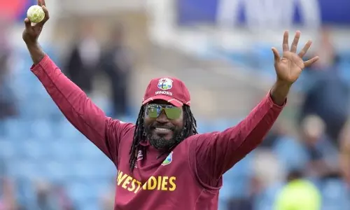 നാളെ ഞാന്‍ പാകിസ്താനിലേക്ക് പോവുകയാണ്, ആരുണ്ട് എന്റെ കൂടെ ?  : ക്രിസ് ഗെയില്‍