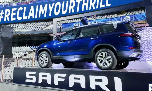 ഐപിഎല്‍: സ്റ്റേഡിയത്തിലെ സഫാരി കാറിന് മുകളിലേക്ക് പന്തടിച്ചാല്‍ കോവിഡ് പ്രതിരോധത്തിന് ടാറ്റ രണ്ട് ലക്ഷം രൂപ നല്‍കും