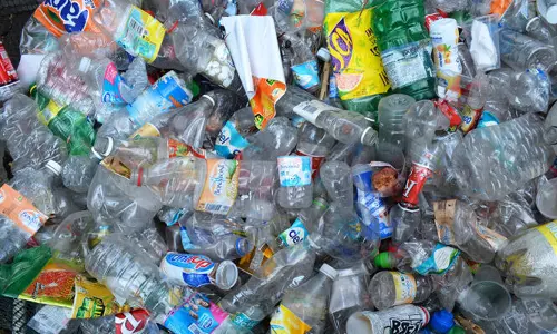 ഖത്തറില്‍ പൊതുസ്ഥലത്ത് മാലിന്യങ്ങള്‍ നിക്ഷേപിച്ചാല്‍ രണ്ട് ലക്ഷം രൂപ പിഴ