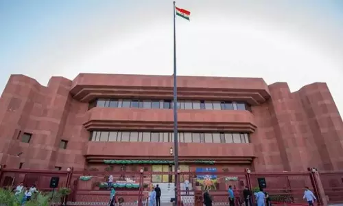 കുവൈത്തിലെ എംബസിയുടെ വളണ്ടിയര് കാര്ഡ് ചീട്ടുകളി കേന്ദ്രത്തില്; വ്യാജ കാര്ഡുകള്ക്കെതിരെ കടുത്ത നടപടിയുമായി എംബസി കുവൈത്തിലെ എംബസിയുടെ വളണ്ടിയര് കാര്ഡ് ചീട്ടുകളി കേന്ദ്രത്തില്; വ്യാജ കാര്ഡുകള്ക്കെതിരെ കടുത്ത നടപടിയുമായി എംബസി