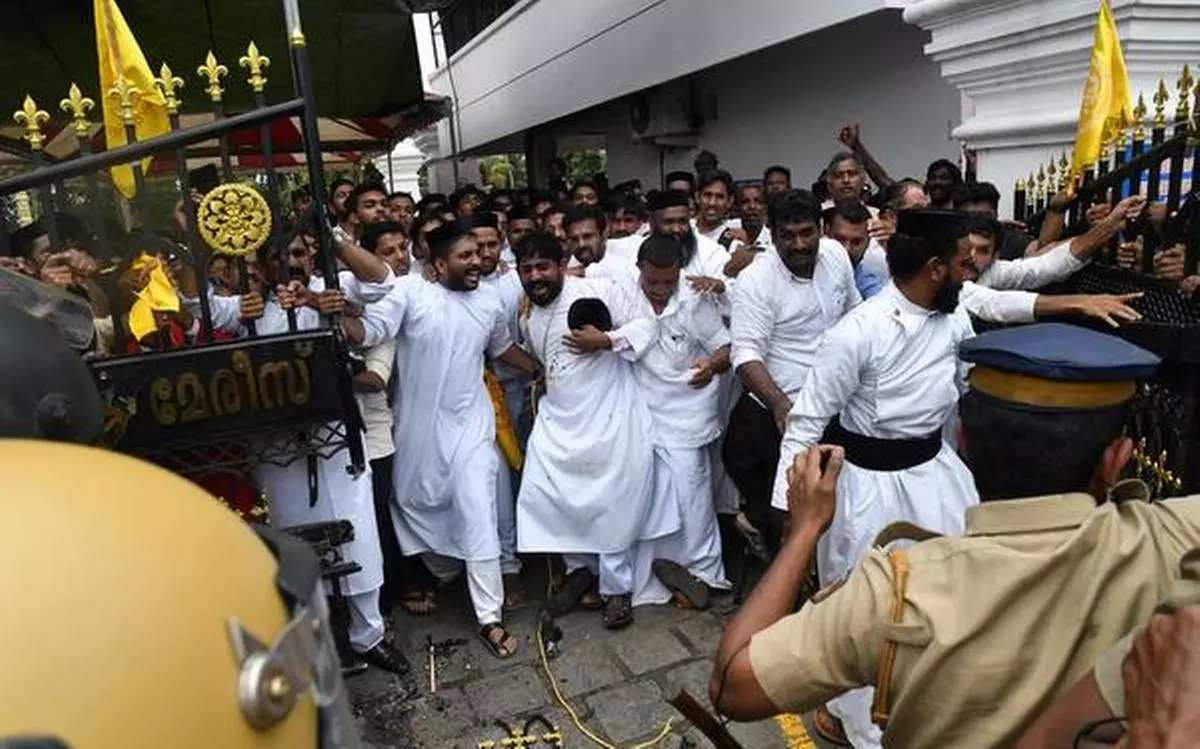 സഭാ തര്‍ക്കത്തില്‍ സര്‍ക്കാരിന് താക്കീതുമായി ഹൈക്കോടതി