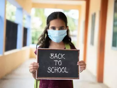 സ്കൂളുകള് തുറക്കുന്നു; കുട്ടികള്ക്ക് കൊവിഡ് വരാതിരിക്കാന് ശ്രദ്ധിക്കാം ഇക്കാര്യങ്ങള് സ്കൂളുകള് തുറക്കുന്നു; കുട്ടികള്ക്ക് കൊവിഡ് വരാതിരിക്കാന് ശ്രദ്ധിക്കാം ഇക്കാര്യങ്ങള്