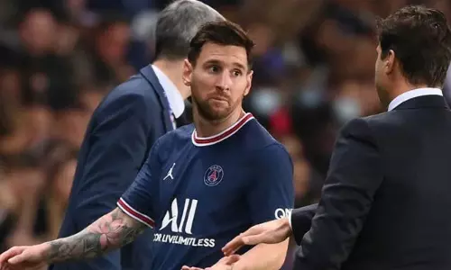 മെസി അപമാനിതനായോ? ;ലിയോണുമായുള്ള മത്സരത്തില് സംഭവിച്ചതെന്ത്? മെസി അപമാനിതനായോ? ;ലിയോണുമായുള്ള മത്സരത്തില് സംഭവിച്ചതെന്ത്?