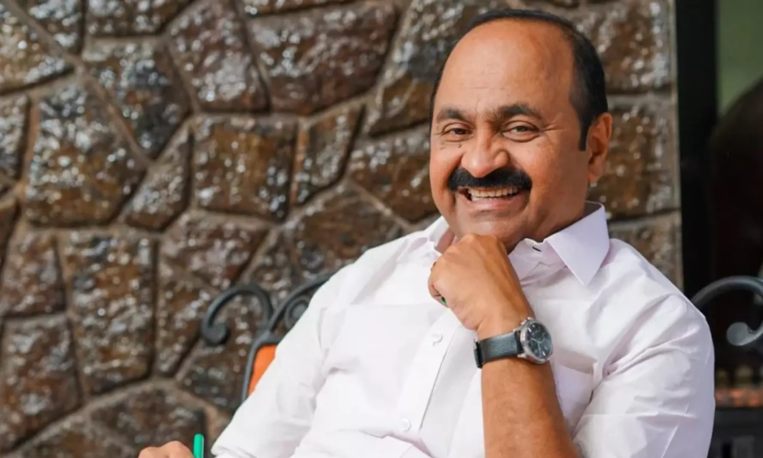 മതസൗഹാർദം സംരക്ഷിക്കാൻ പിന്തുണ തേടിക്കൊണ്ട് പ്രതിപക്ഷ നേതാവ് സാംസ്‌കാരിക നായകർക്ക് കത്തയച്ചു