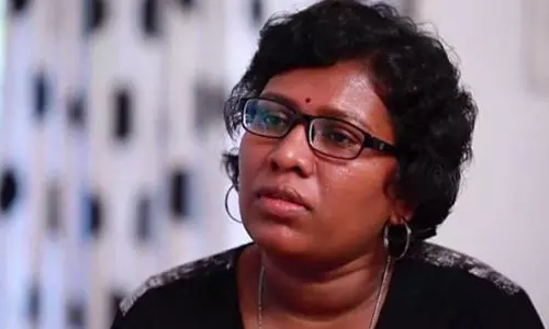 ആക്ടിവിസ്റ്റ് ബിന്ദു അമ്മിണിയെ അധിക്ഷേപിച്ചു; സ്വകാര്യ ബസ് ഡ്രൈവര്ക്കെതിരെ കേസ് ആക്ടിവിസ്റ്റ് ബിന്ദു അമ്മിണിയെ അധിക്ഷേപിച്ചു; സ്വകാര്യ ബസ് ഡ്രൈവര്ക്കെതിരെ കേസ്