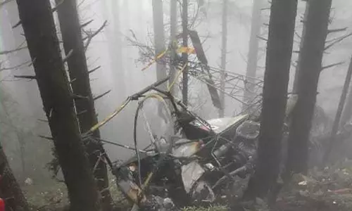 ജമ്മു കശ്മീരിൽ സൈനിക ഹെലികോപ്ടർ തകർന്ന് രണ്ടു മരണം