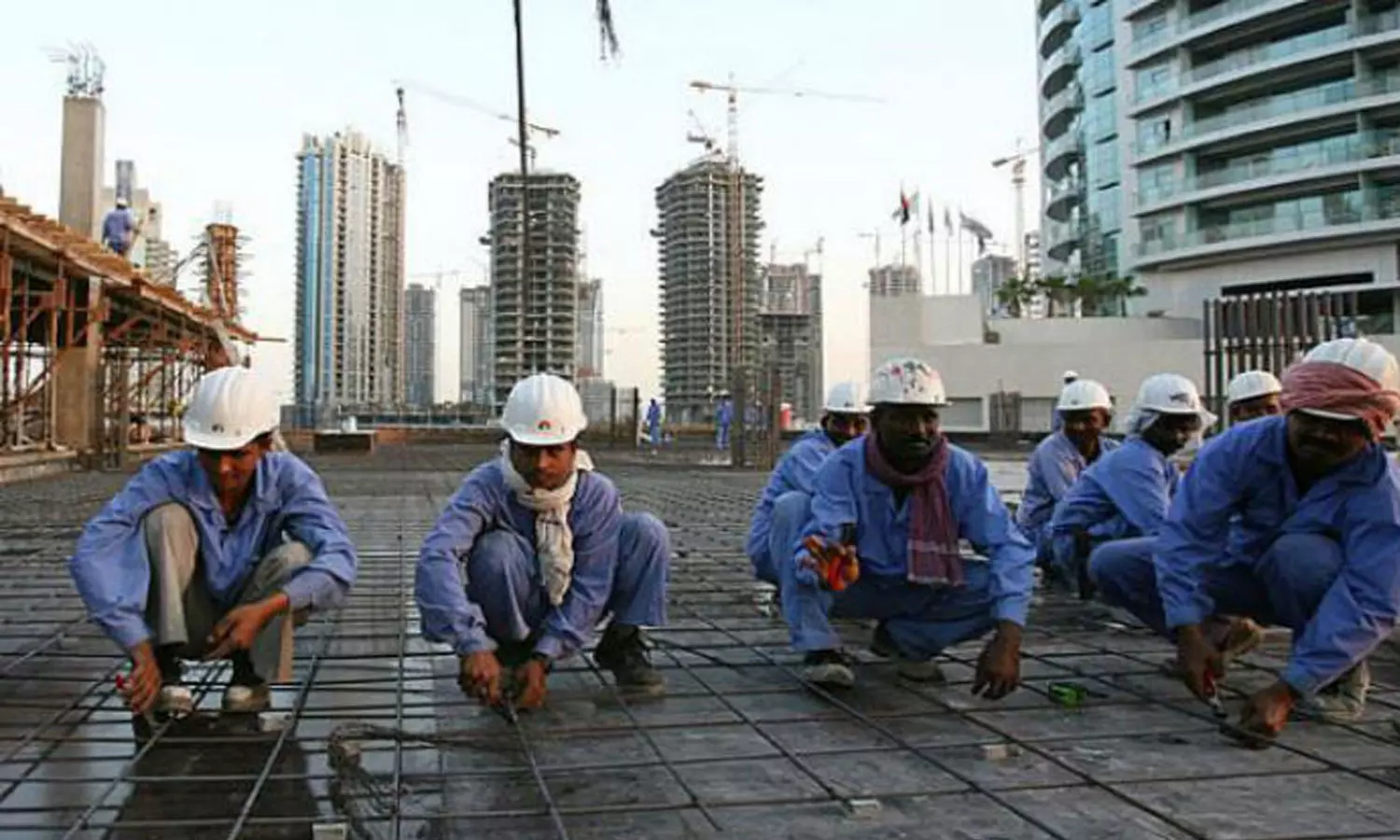 ബിരുദമില്ലാത്തവര്‍ക്ക് വിസ പുതുക്കുന്നതിന് പ്രായപരിധി; കുവൈത്ത് വിട്ടത് 42,000 വിദേശികള്‍