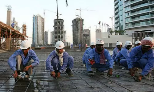 ബിരുദമില്ലാത്തവര്‍ക്ക് വിസ പുതുക്കുന്നതിന് പ്രായപരിധി; കുവൈത്ത് വിട്ടത് 42,000 വിദേശികള്‍