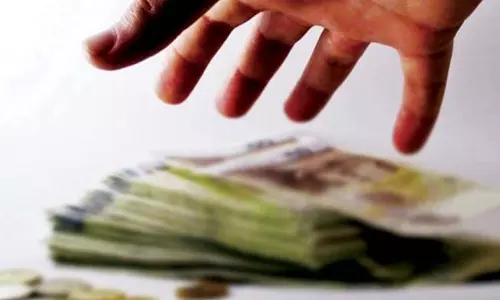 ഏഴര കോടിയുടെ അഭിഭാഷക വെൽഫെയർ ഫണ്ട് തട്ടിപ്പ്: സിബിഐ അന്വേഷണം വേണമെന്ന് ബാർ കൗൺസിൽ അംഗങ്ങൾ ഏഴര കോടിയുടെ അഭിഭാഷക വെൽഫെയർ ഫണ്ട് തട്ടിപ്പ്: സിബിഐ അന്വേഷണം വേണമെന്ന് ബാർ കൗൺസിൽ അംഗങ്ങൾ