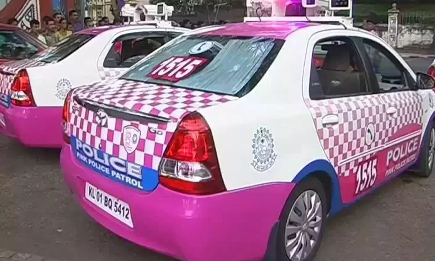 പിങ്ക് പൊലീസ് അപമാനിച്ച എട്ടുവയസുകാരിയുടെ കുടുംബം സമരത്തിലേക്ക് പിങ്ക് പൊലീസ് അപമാനിച്ച എട്ടുവയസുകാരിയുടെ കുടുംബം സമരത്തിലേക്ക്