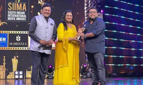 വീട്ടിൽ കാണിക്കാൻ ഒരു ഫോട്ടോ വേണമെന്ന് പറഞ്ഞപ്പോള്‍ പൃഥ്വിരാജ് എടുത്ത് തന്ന ഫോട്ടോയാണിത്