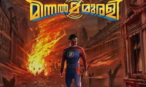 സൂപ്പര്‍ ഹീറോയായി ടൊവിനോ; മിന്നല്‍ മുരളി ക്രിസ്മസിന് റിലീസ് ചെയ്യും