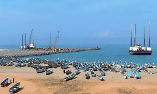 വിഴിഞ്ഞം തുറമുഖ നിർമാണം നിർത്തിവയ്ക്കണം; പള്ളികളിൽ ഇടയ ലേഖനവുമായി ലത്തീൻ അതിരൂപത