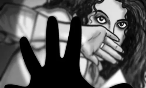 ഒമ്പത് മാസത്തിനിടെ പെണ്കുട്ടിയെ പീഡിപ്പിച്ചത് നിരവധി തവണ; മഹാരാഷ്ട്രയില് 24 പേര് അറസ്റ്റില് ഒമ്പത് മാസത്തിനിടെ പെണ്കുട്ടിയെ പീഡിപ്പിച്ചത് നിരവധി തവണ; മഹാരാഷ്ട്രയില് 24 പേര് അറസ്റ്റില്