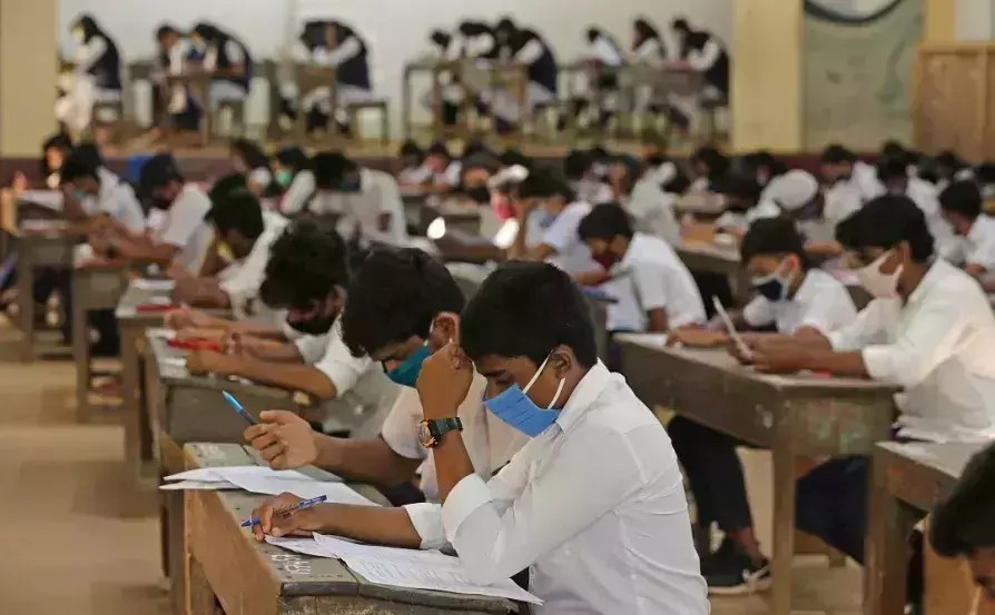 പ്ലസ് വണ്‍,വി.എച്ച്.എസ്.ഇ പരീക്ഷകള്‍ തുടങ്ങി