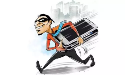 മൊബൈല്‍ ഷോപ്പില്‍ മോഷണം; രണ്ട് ലക്ഷം രൂപയുടെ മൊബൈൽ ഫോണും 25000 രൂപയും കവര്‍ന്നു