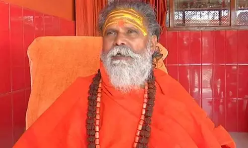 അഖാഡ പരിഷത് അധ്യക്ഷന്റെ മരണം; മഠത്തിലെ സിസി ടി വി ദൃശ്യങ്ങൾ ശേഖരിക്കാനൊരുങ്ങി പൊലീസ്, ജീവനക്കാരെ ചോദ്യം ചെയ്യും അഖാഡ പരിഷത് അധ്യക്ഷന്റെ മരണം; മഠത്തിലെ സിസി ടി വി ദൃശ്യങ്ങൾ ശേഖരിക്കാനൊരുങ്ങി പൊലീസ്, ജീവനക്കാരെ ചോദ്യം ചെയ്യും