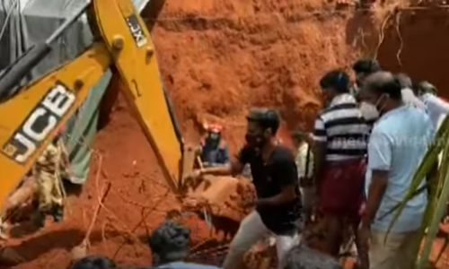 കോഴിക്കോട് പെരുമണ്ണയിൽ മതിൽ കെട്ടുന്നതിനിടെ മണ്ണിടിഞ്ഞ് വീണു ഒരാൾ മരിച്ചു