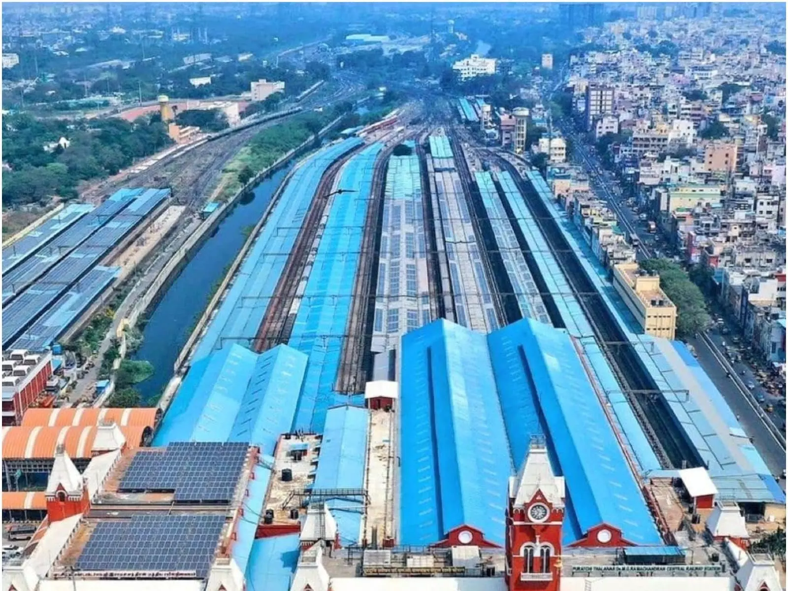 ചെന്നൈ സെന്ട്രല് റെയില്വെ സ്റ്റേഷന് ഇനി സോളാർ പ്രഭ ചെന്നൈ സെന്ട്രല് റെയില്വെ സ്റ്റേഷന് ഇനി സോളാർ പ്രഭ