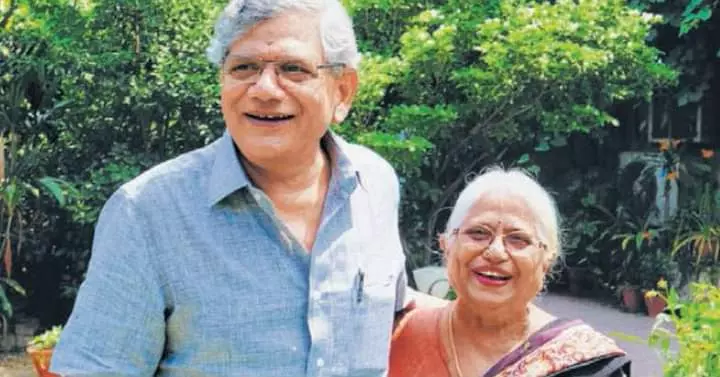 സീതാറാം യെച്ചൂരിയുടെ അമ്മ അന്തരിച്ചു സീതാറാം യെച്ചൂരിയുടെ അമ്മ അന്തരിച്ചു