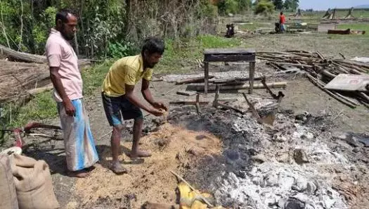 കുടിയൊഴിപ്പിക്കപ്പെട്ടവര്ക്ക് ഭക്ഷണവും കിടപ്പാടവുമില്ല.. ഒഴിപ്പിക്കല് തുടരുമെന്ന് അസം മുഖ്യമന്ത്രി കുടിയൊഴിപ്പിക്കപ്പെട്ടവര്ക്ക് ഭക്ഷണവും കിടപ്പാടവുമില്ല.. ഒഴിപ്പിക്കല് തുടരുമെന്ന് അസം മുഖ്യമന്ത്രി