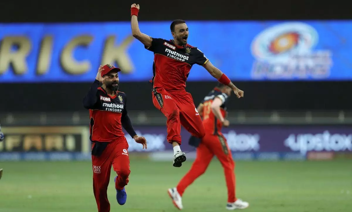 ഹാട്രിക് ഹര്‍ഷല്‍! മുംബൈയെ തകര്‍ത്തെറിഞ്ഞ് ബാംഗ്ലൂര്‍