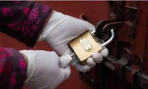 ഹോട്ടലുകളില്‍ ഇരുന്ന് കഴിക്കാം: ഇളവുകള്‍ പ്രാബല്യത്തില്‍