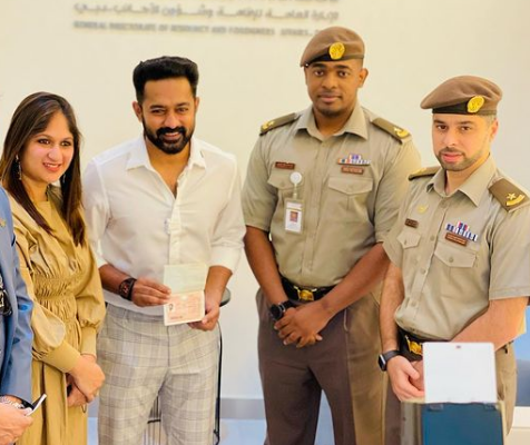 ആ നിരയിലേക്ക് ആസിഫ് അലിയും, ഗോള്‍ഡന്‍ വിസ സ്വീകരിച്ച് താരം