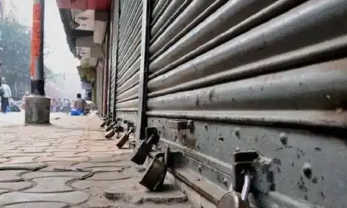 കർഷക പ്രതിഷേധത്തില് രാജ്യം സ്തംഭിച്ചു; ഭാരത് ബന്ദ് പൂർണം കർഷക പ്രതിഷേധത്തില് രാജ്യം സ്തംഭിച്ചു; ഭാരത് ബന്ദ് പൂർണം