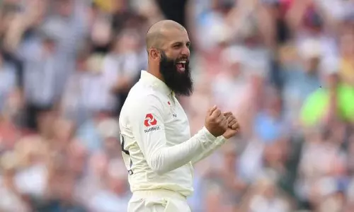 മുഈന്‍ അലി ടെസ്റ്റ് ക്രിക്കറ്റിനോട് വിടപറയുന്നു