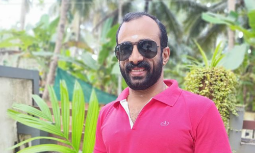 പൊട്ടന്‍ എന്നു വിളിച്ചവരുണ്ട്, വട്ടാണോ എന്നു ചോദിച്ചവരുമുണ്ട്; ദാസേട്ടന്‍ കോഴിക്കോട്