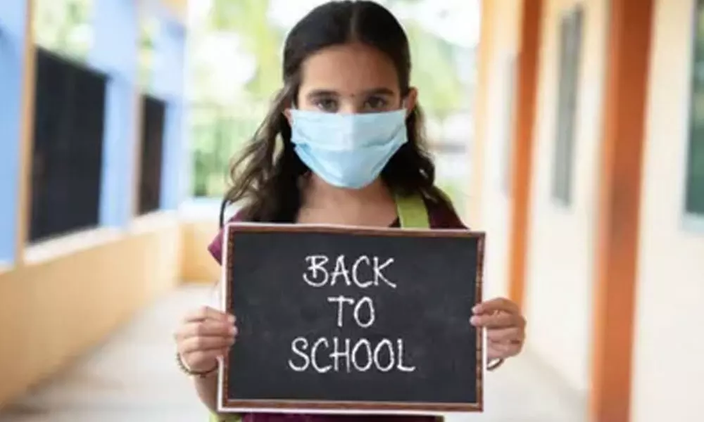 സ്കൂളുകൾ നവംബർ ഒന്നിന് തുറക്കും; ആര്.ടി.പി.സി.ആര് പരിശോധനക്ക് ശേഷം ഹോസ്റ്റലുകളിൽ പ്രവേശനം സ്കൂളുകൾ നവംബർ ഒന്നിന് തുറക്കും; ആര്.ടി.പി.സി.ആര് പരിശോധനക്ക് ശേഷം ഹോസ്റ്റലുകളിൽ പ്രവേശനം