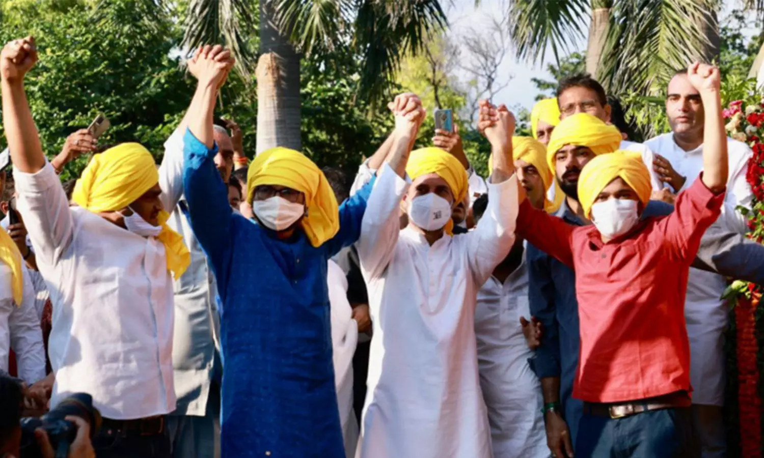 കൈപിടിച്ച് കനയ്യയും ജിഗ്നേഷും; ഇനി പോരാട്ടം കോണ്ഗ്രസിനൊപ്പം കൈപിടിച്ച് കനയ്യയും ജിഗ്നേഷും; ഇനി പോരാട്ടം കോണ്ഗ്രസിനൊപ്പം