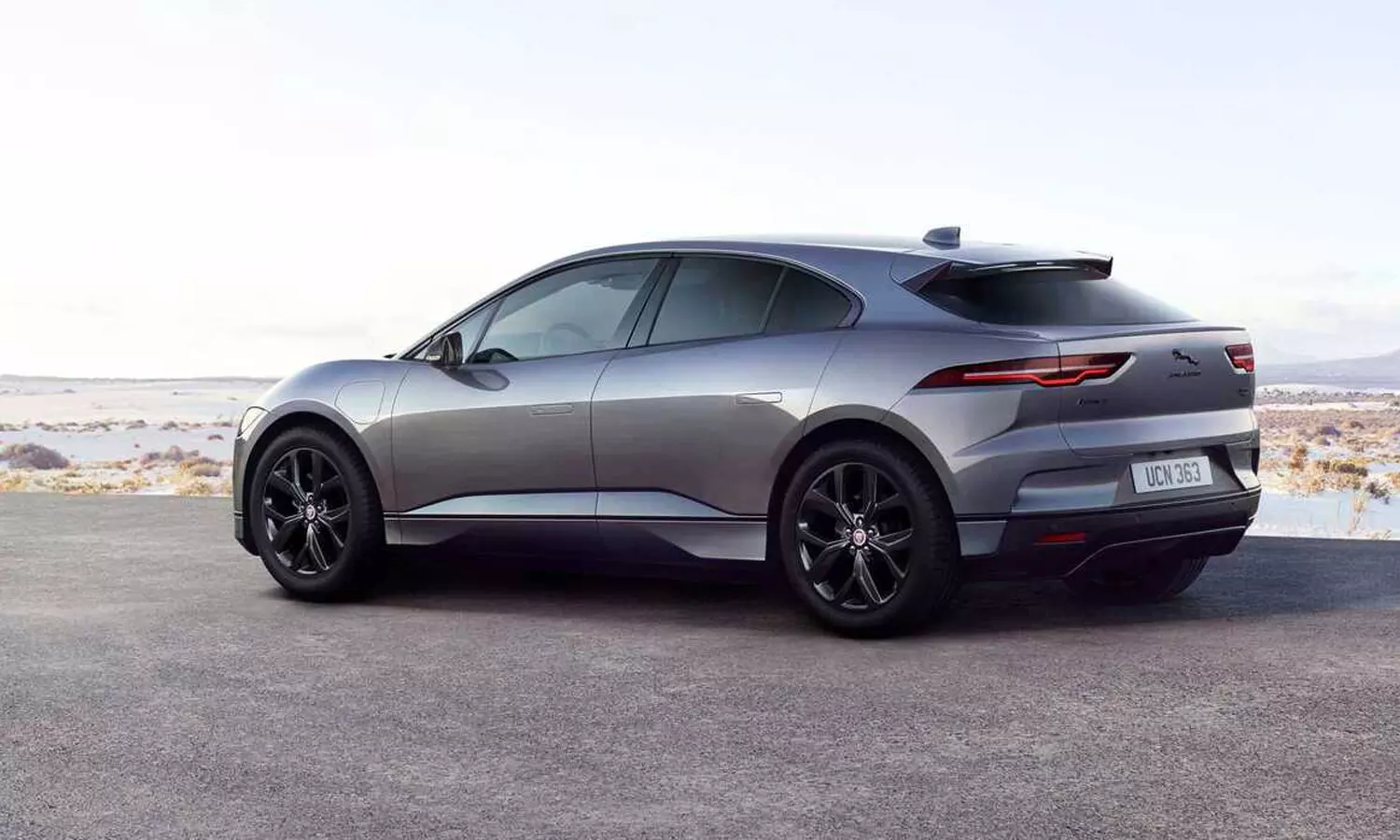 4.8 സെക്കന്ഡിനുള്ളില് 100 കിലോമീറ്റര് വേഗത; ജാഗ്വാര് ഐ-പേസ് ഇലക്ട്രിക് എസ്.യു.വിയുടെ ബ്ലാക്ക് എഡിഷന്റെ ബുക്കിങ് ആരംഭിച്ചു 4.8 സെക്കന്ഡിനുള്ളില് 100 കിലോമീറ്റര് വേഗത; ജാഗ്വാര് ഐ-പേസ് ഇലക്ട്രിക് എസ്.യു.വിയുടെ ബ്ലാക്ക് എഡിഷന്റെ ബുക്കിങ് ആരംഭിച്ചു