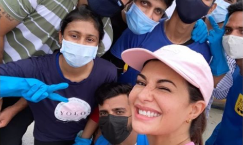 മുംബൈ ബീച്ച് വൃത്തിയാക്കി ജാക്വിലിൻ ഫെർണാണ്ടസ്