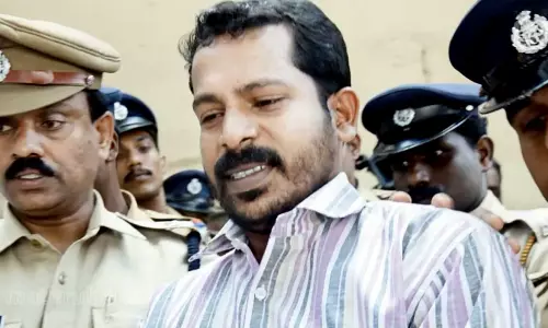 കണ്ണൂർ സെൻട്രൽ ജയിലിലേക്ക് മാറ്റണം; കൊടി സുനി നിരാഹാരത്തിൽ