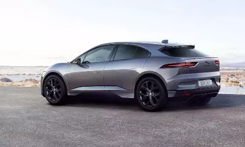 4.8 സെക്കന്‍ഡിനുള്ളില്‍ 100 കിലോമീറ്റര്‍ വേഗത; ജാഗ്വാര്‍ ഐ-പേസ് ഇലക്ട്രിക് എസ്.യു.വിയുടെ ബ്ലാക്ക് എഡിഷന്‍റെ ബുക്കിങ് ആരംഭിച്ചു