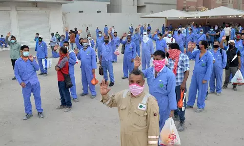 ഈ നാട് ഇങ്ങനെയാണ് ഇവിടെ  പ്രായം, മതം, വര്‍ണം ഒന്നുമൊരു വിഷയമല്ല; തൊഴിലിടങ്ങളിലെ വിവേചനം തടയാൻ കർശന നടപടിയുമായി കുവൈത്ത്